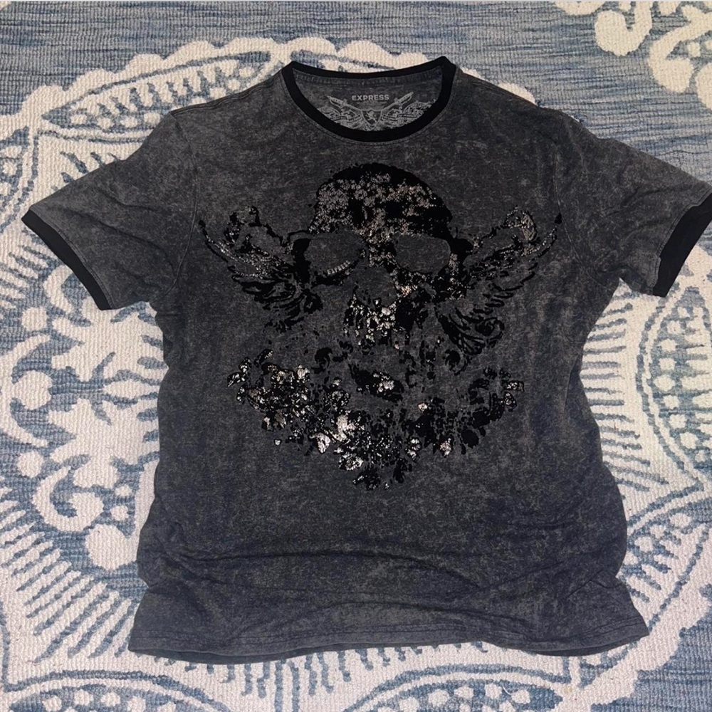 Express true dominion skull tee